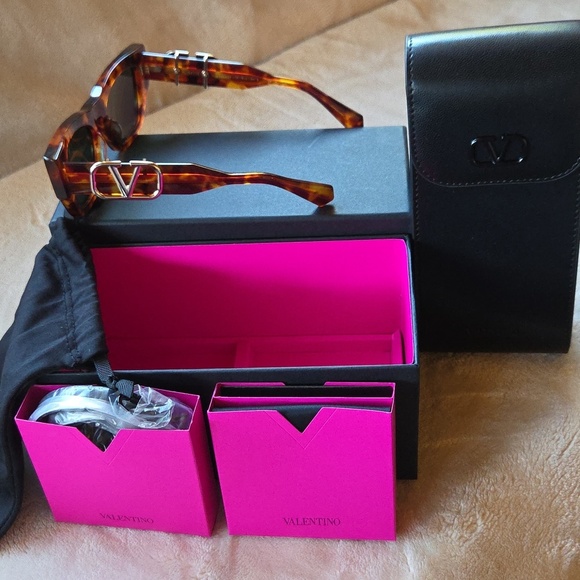 Valentino Tortoise Cat-Eye Sunglasses with Green Lenses main image 4